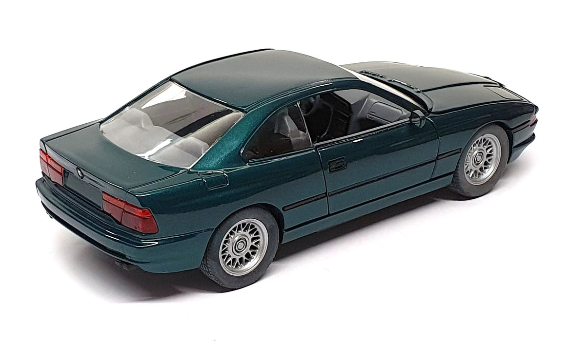 Schabak 1/24 Scale Diecast 1630 - BMW 850i - Met. Green