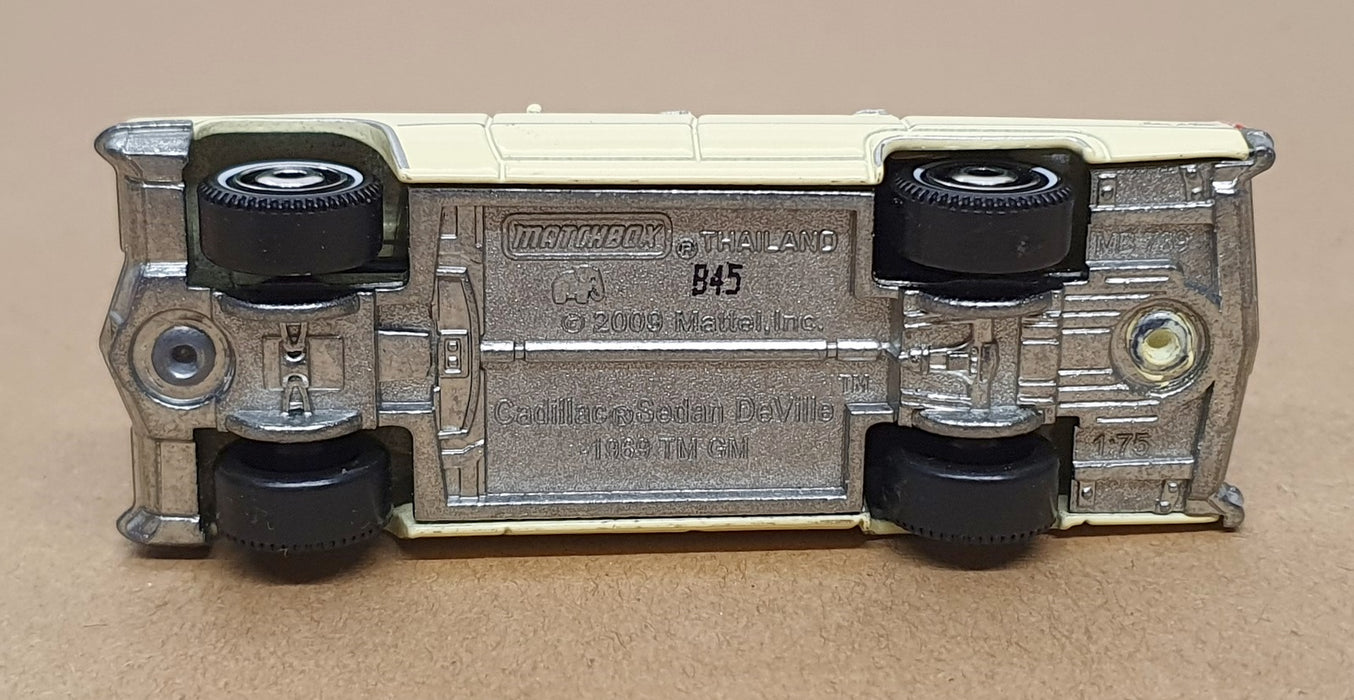 Matchbox Lesney MB739 - 1969 Cadillac Sedan Deville - Pale Yellow/Black