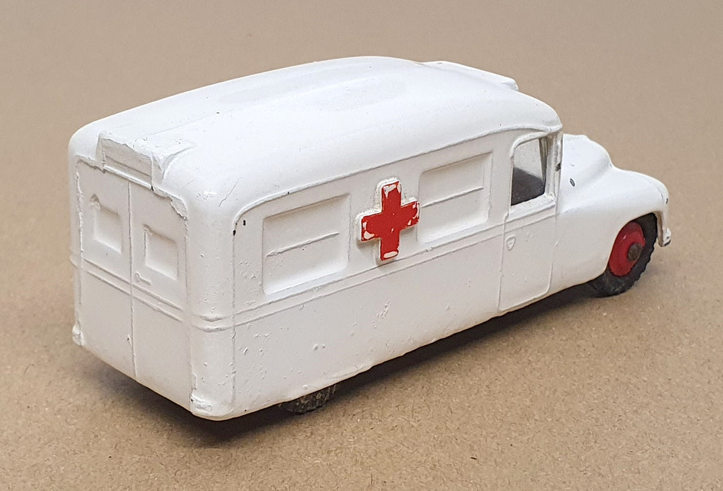 Dinky Toys 253 - Daimler Ambulance With Windows - White