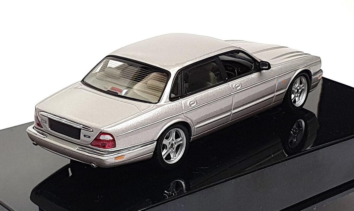 Autoart 1/43 Scale Diecast 53603 - Jaguar XJR - Met. Silver