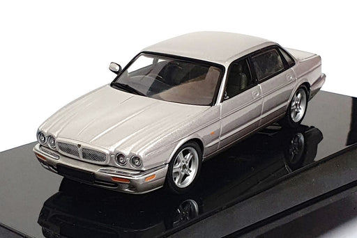 Autoart 1/43 Scale Diecast 53603 - Jaguar XJR - Met. Silver