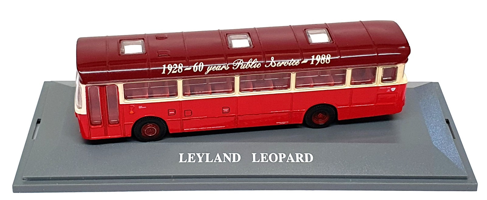 Corgi 1/76 Scale 97905 - Leyland Leopard Blueline Safeway Services Yeovil