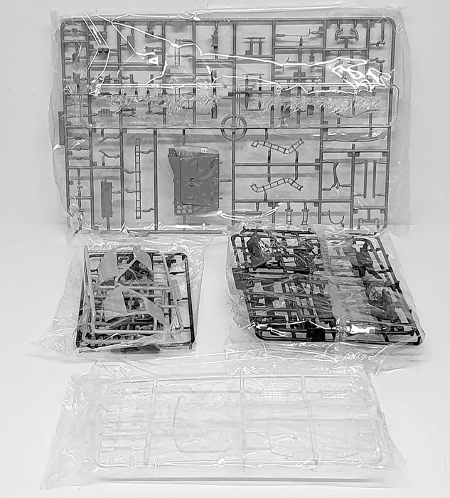 Aoshima 1/24 Scale 06436 Model Kit - Back to the Future P1 Time Machine DeLorean