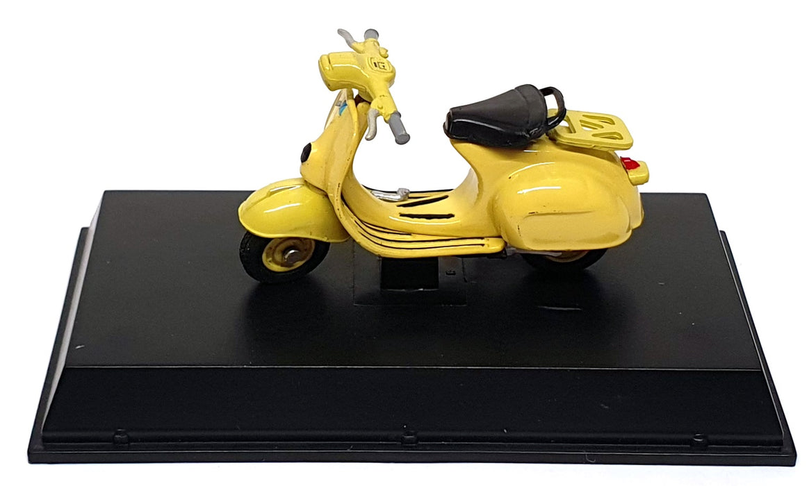 New Ray 1/32 Scale 06046 - 1960 Vespa 125 Moped Motorbike - Yellow