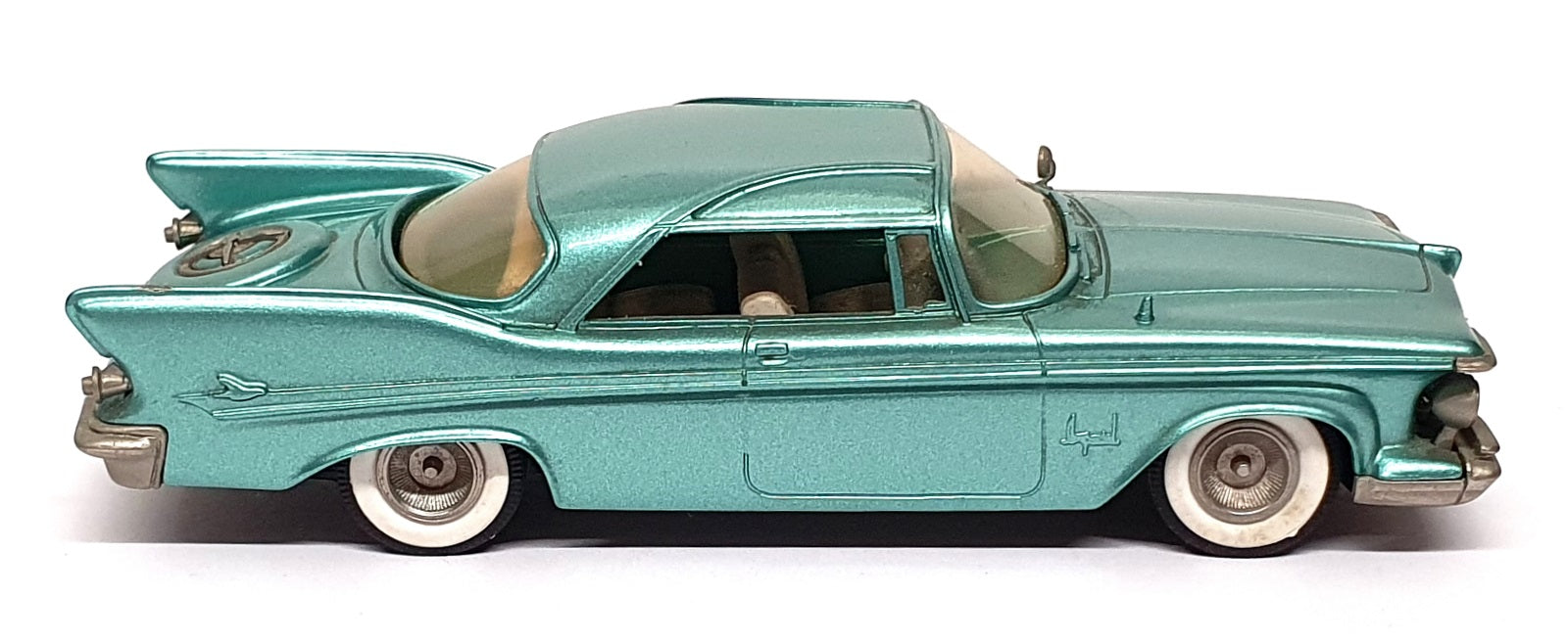 Brooklin Models 1/43 Scale BRK67 001 - 1961 Chrysler Imperial Southampton Coupe
