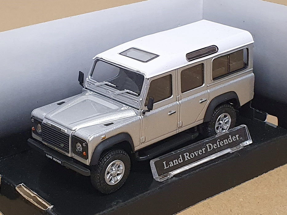 Cararama 1/43 Scale CARA100 - Land Rover Defender - Silver/White