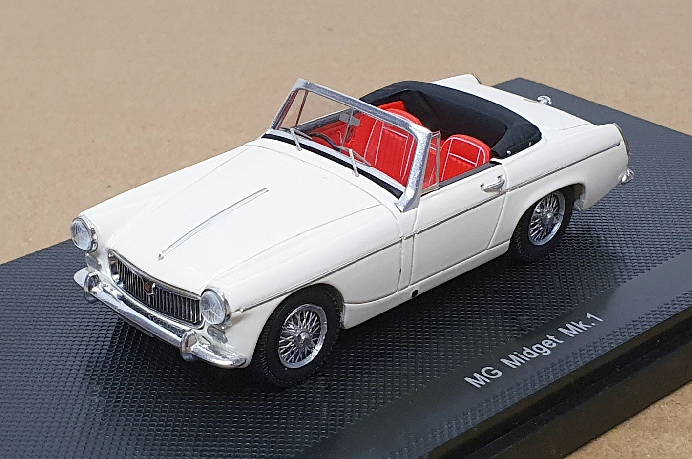 Ebbro 1/43 Scale Diecast 44453 - MG Midget Mk1 - White