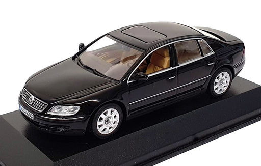 Minichamps 1/43 Scale VW2002 - 2002 VW Volkswagen Phaeton - Black