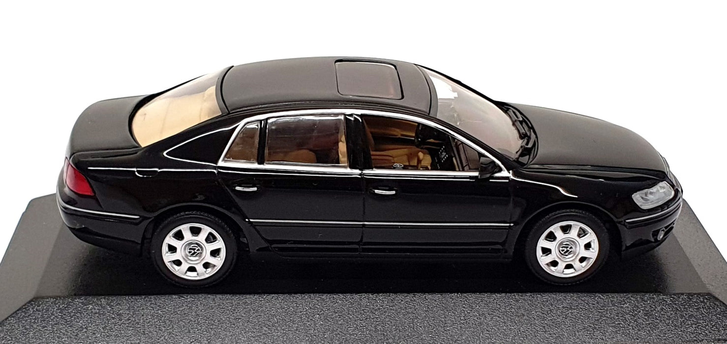 Minichamps 1/43 Scale VW2002 - 2002 VW Volkswagen Phaeton - Black
