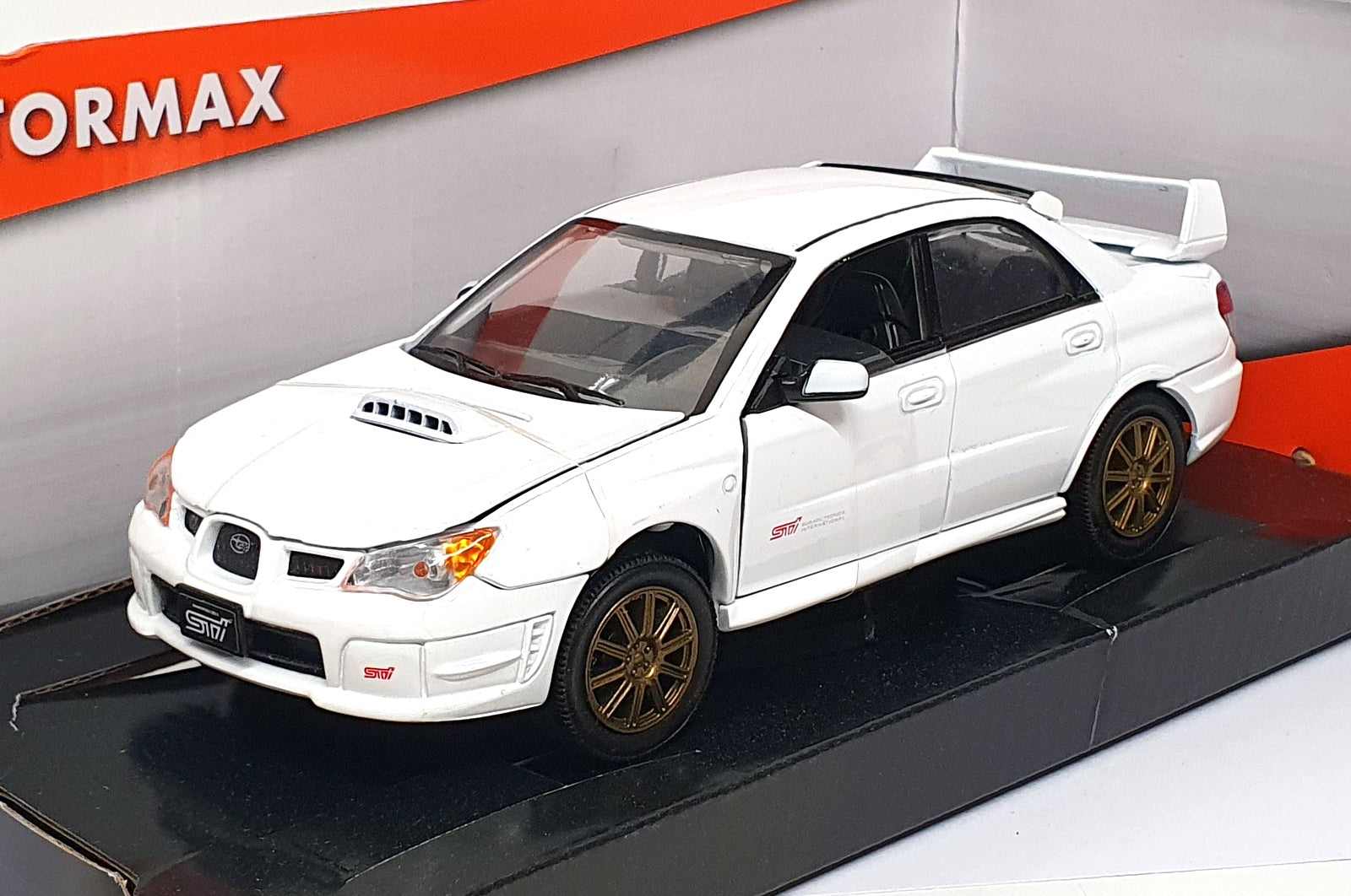 Motor Max 1/24 Scale Diecast 73330 - Subaru Impreza WRX STi - White