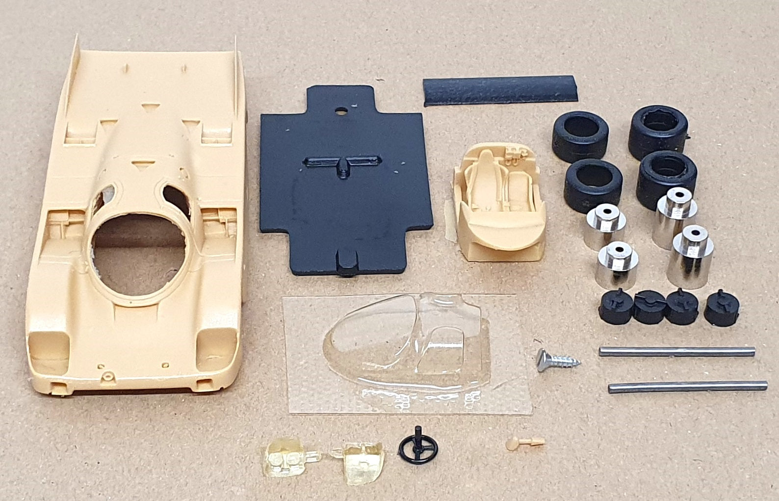Starter 1/43 Scale Kit P95601A - Porsche 956 R/Mans Le Mans 1982 (3 Versions)