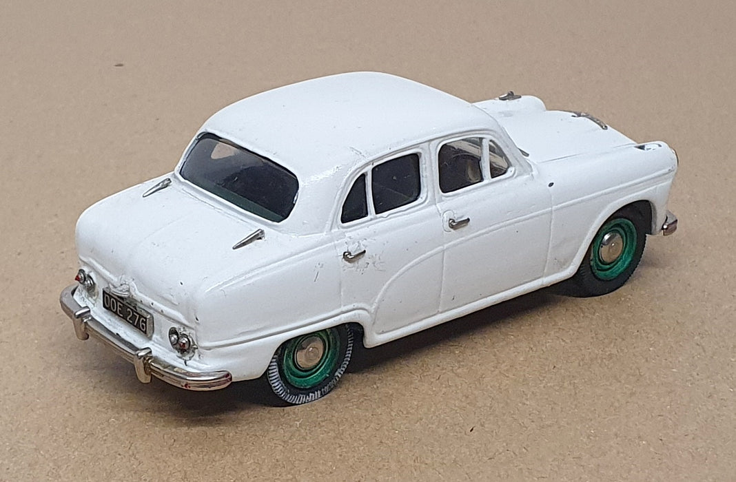 Lansdowne 1/43 Scale LDM52 - 1955 Austin A90 - White/Green Wheels REWORKED