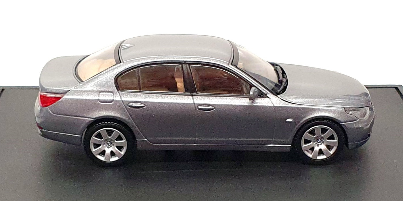 Kyosho 1/43 Scale Diecast 80 42 0 153 195 - BMW 5 Series - Met. Grey