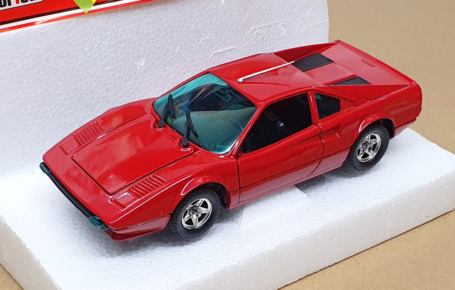 Polistil 1/25 Scale Diecast S 661 - Ferrari 308 GTB - Red