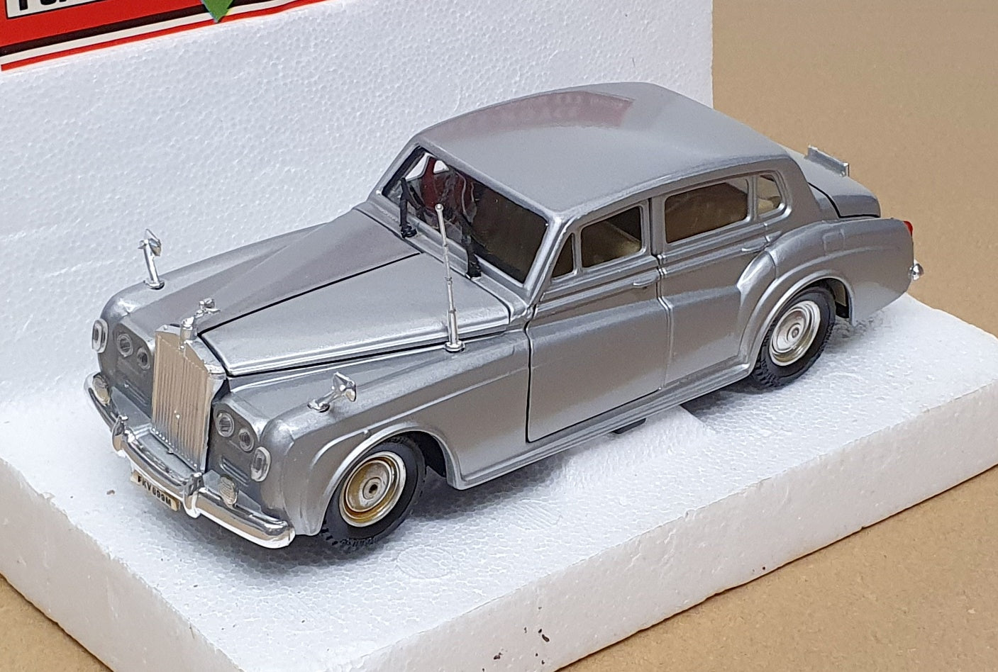 Polistil 1/30 Scale Diecast S634 - Rolls Royce Silver Cloud III - Silver