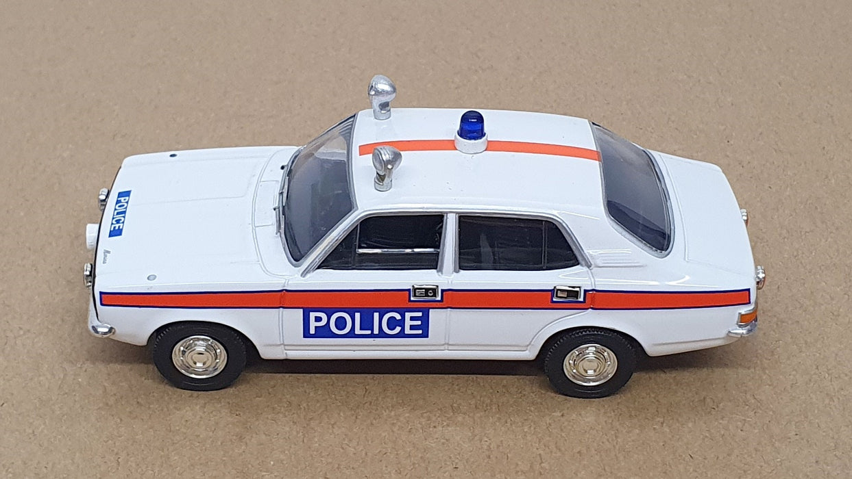Vanguards 1/43 Scale VA06302 - Morris Marina 1800 Essex Police - White