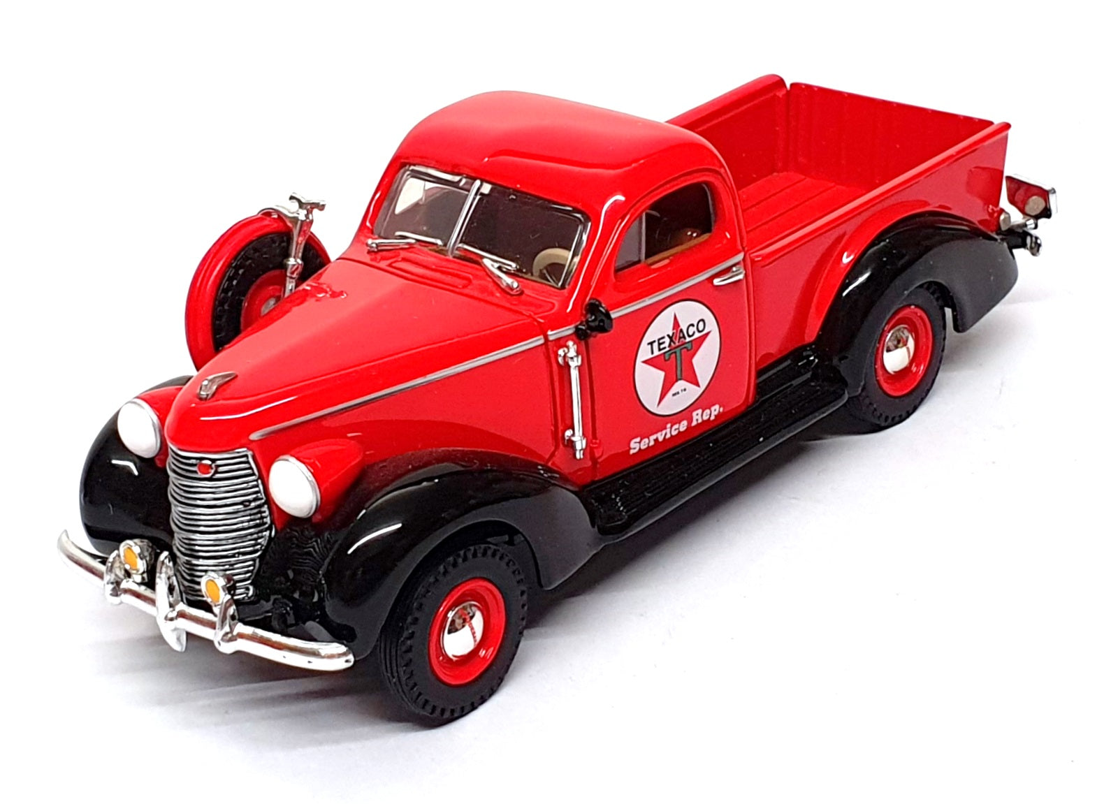 Matchbox 1/43 Scale YYM38289 - 1938 Studebaker Pickup Truck Texaco - Red