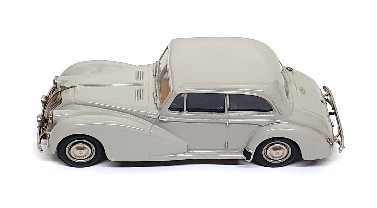 Pathfinder Models 1/43 Scale PFM36 - 1950 AC 2 Litre - 1 Of 500 Grey