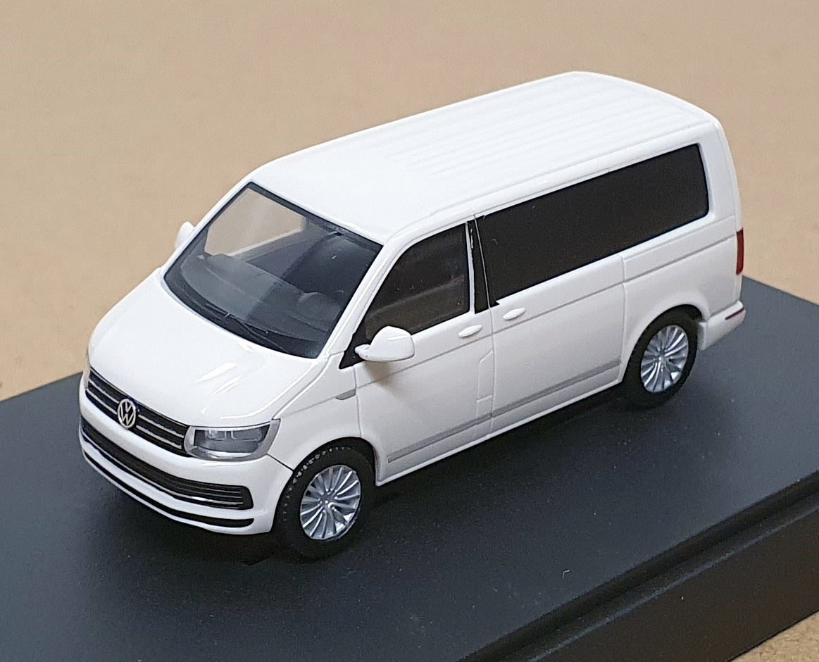 Herpa 1/87 Scale 7E5099301BB9A - Volkswagen T6 Multivan - Candy White