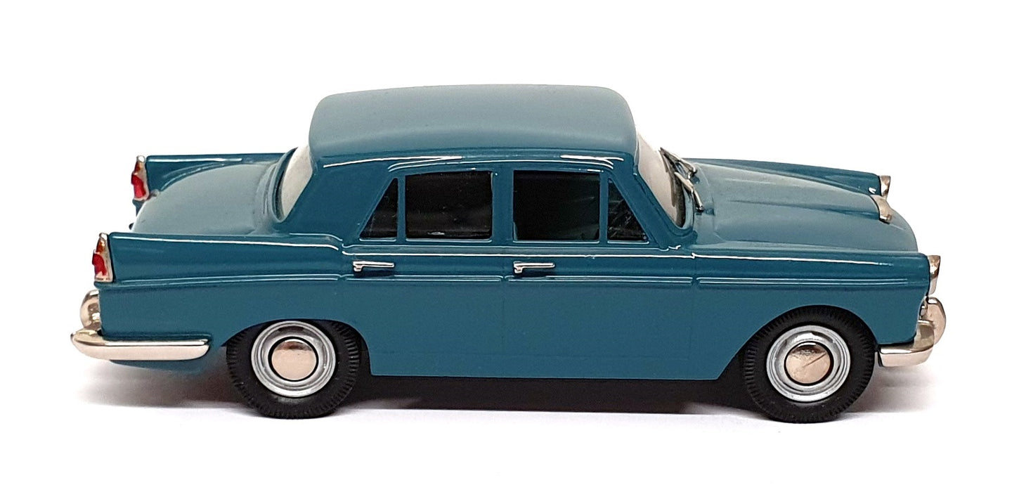 Lansdowne Models 1/43 Scale LDM6c - 1961 Austin A110 Westminster - Blue
