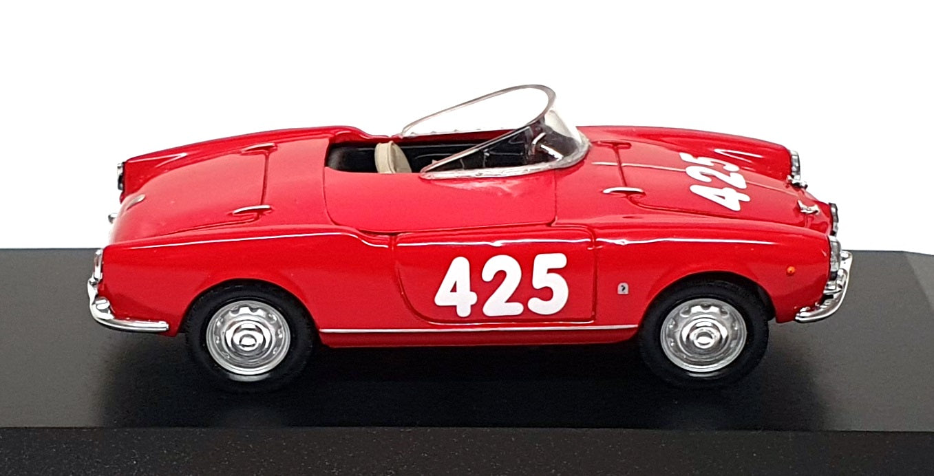 Solido 1/43 Scale 4577 - Alfa Romeo Giulietta Spider Race Car #425 1958