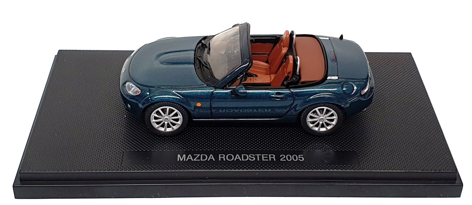 Ebbro 1/43 Scale Diecast 733 - 2005 Mazda Roadster - Nordic Green