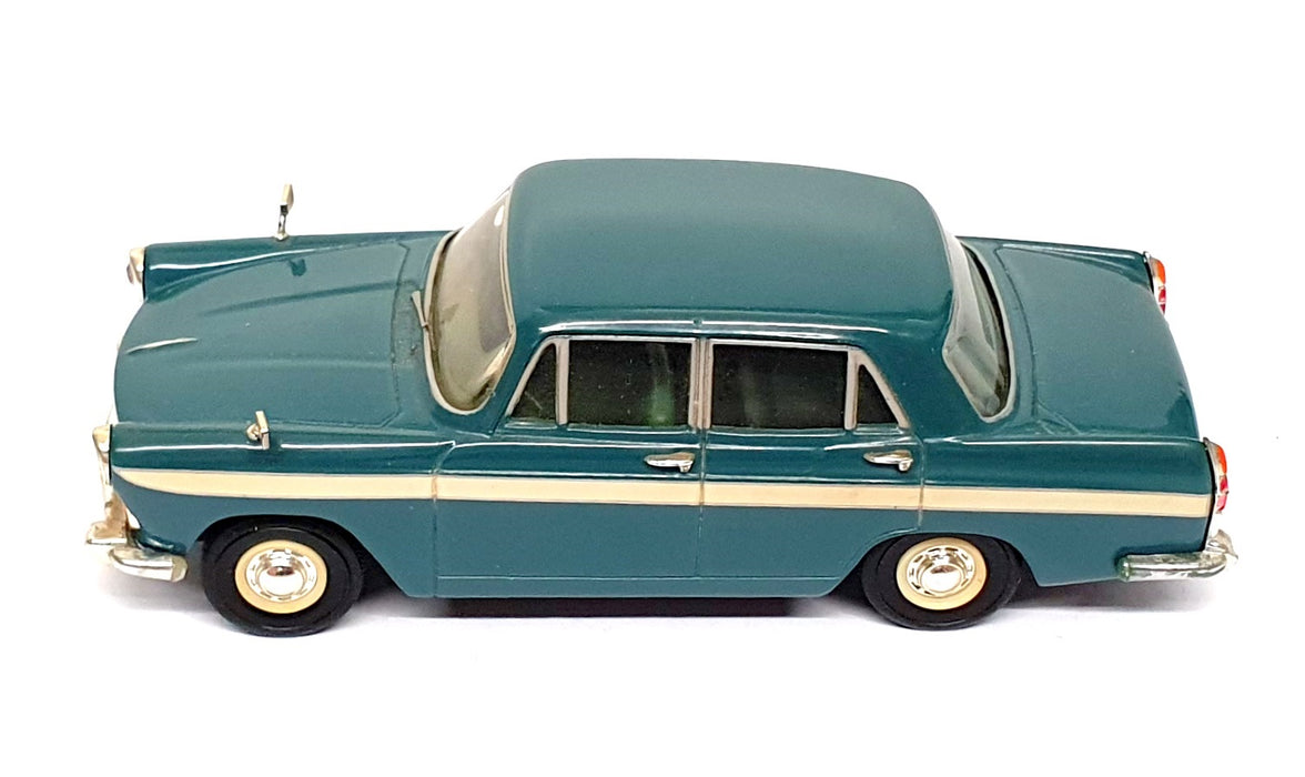 Vanguards 1/43 Scale VA04406 Austin A60 Cambridge - Persian Blue/Snowberry White