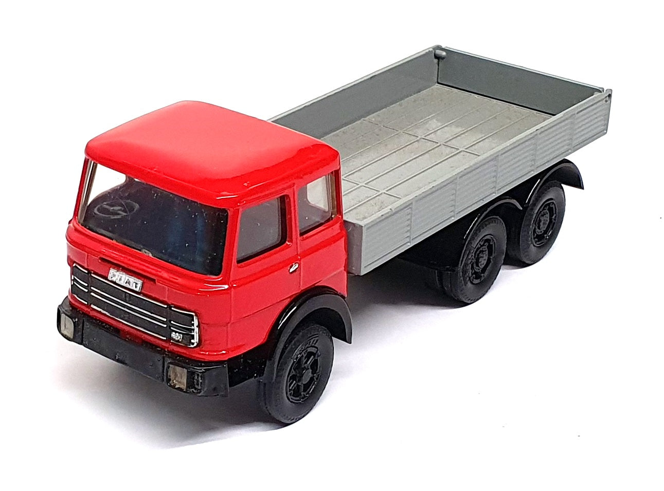Old Cars 1/43 Scale Diecast No. 3 - Fiat 697 N Dumper Truck - Red/Grey