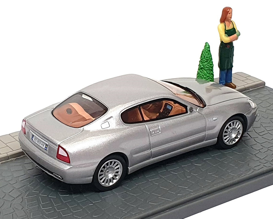 Grani & Partners 1/43 Scale DIR119 - 2002 Maserati Coupe Diorama - Silver