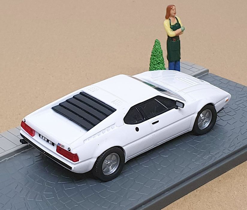 DeAgostini 1/43 Scale DIR121 - BMW M1 Diorama - White