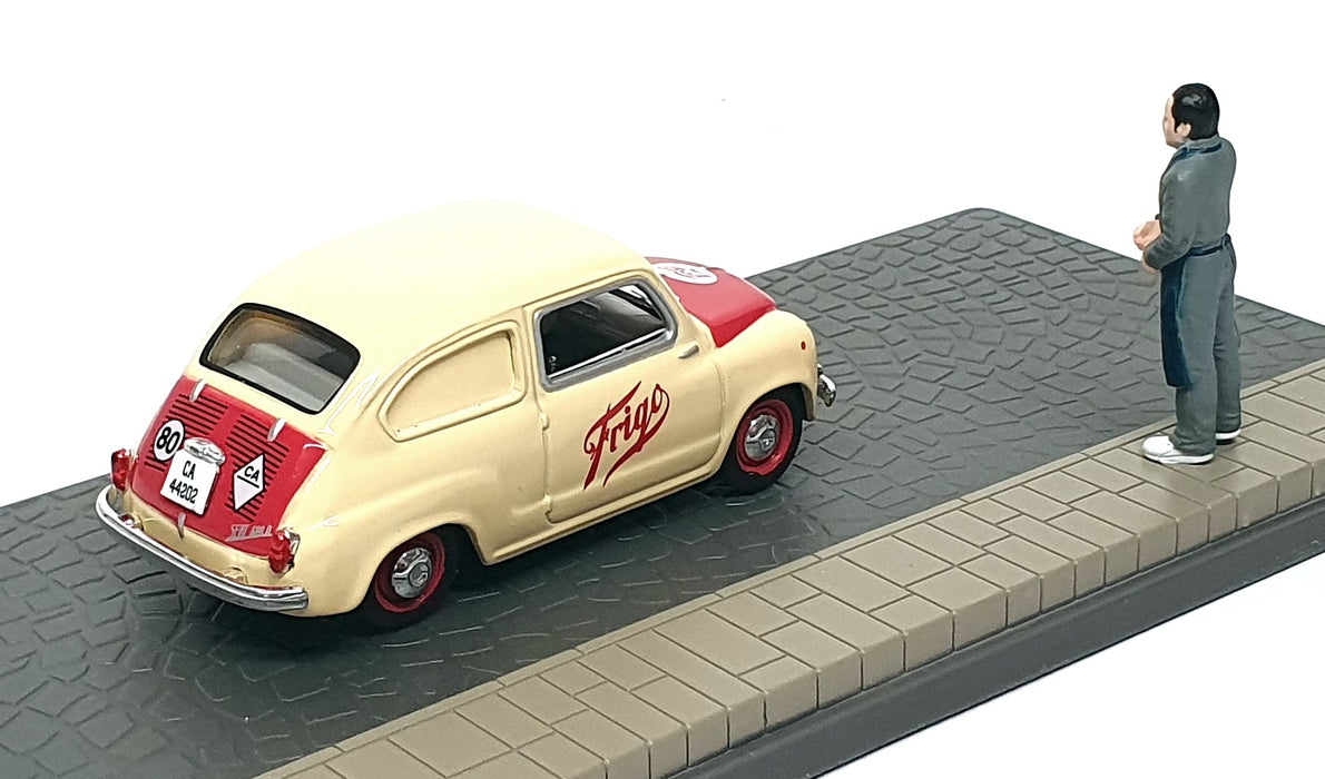 Solido 1/43 Scale DIR120 - 1965 Seat 600D Frigo Diorama - Cream/Red
