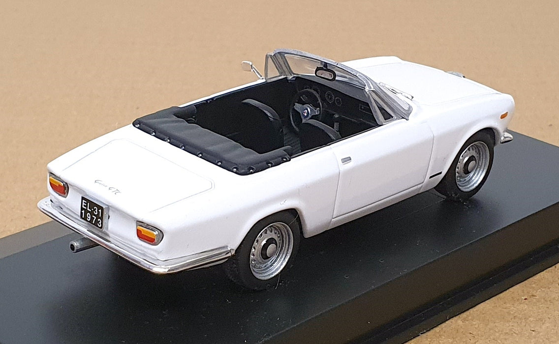 Edison Giocattoli 1/43 Scale 802521 - 1965 Alfa Romeo Giulia GTC - White