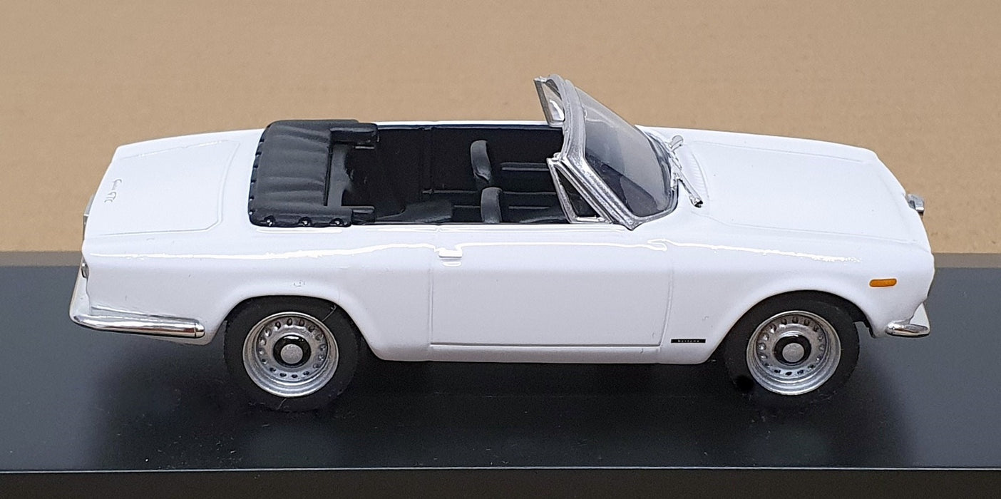 Edison Giocattoli 1/43 Scale 802521 - 1965 Alfa Romeo Giulia GTC - White