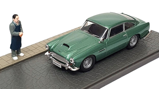 Altaya 1/43 Scale DIR124 - Aston Martin DB4 Diorama - Green