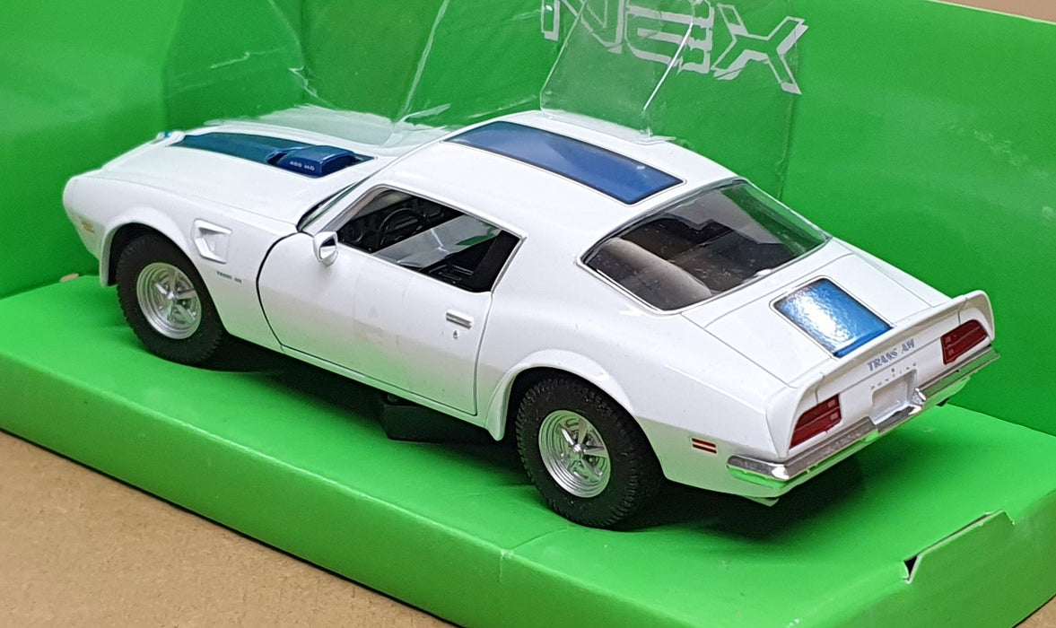 Welly 1/24-27 Scale 24075W - 1972 Pontiac Firebird Trans Am - White/Blue