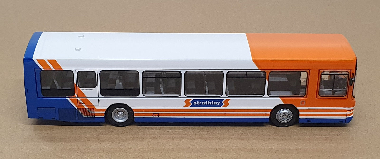 EFE 1/76 Scale 27616 - Wright Volvo Renown Bus Strathtay Rt. 73