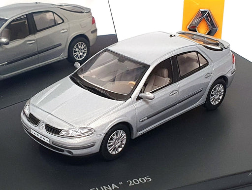 Universal Hobbies 1/43 Scale 77 11 237 308 - 2005 Renault Laguna - Met. Grey