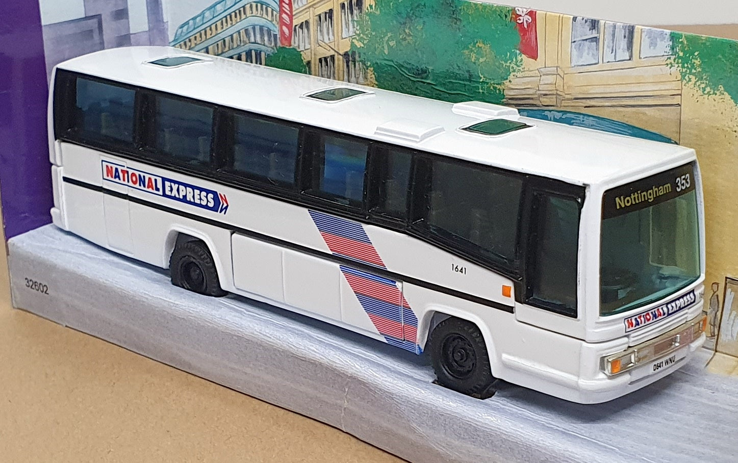 Corgi Appx 20cm Long Diecast 32602 - Plaxton Coach National Express - White