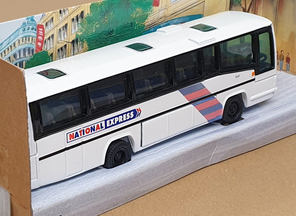 Corgi Appx 20cm Long Diecast 32602 - Plaxton Coach National Express - White