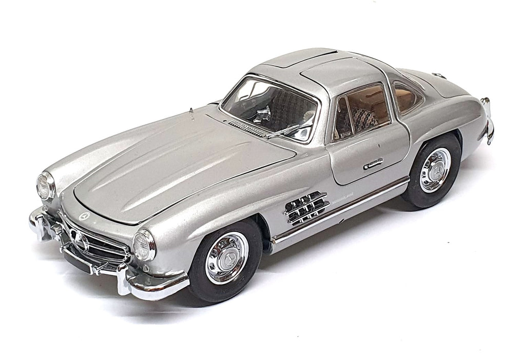 Franklin Mint 1/24 Scale 241026A - 1954 Mercedes Benz 300SL - Silver