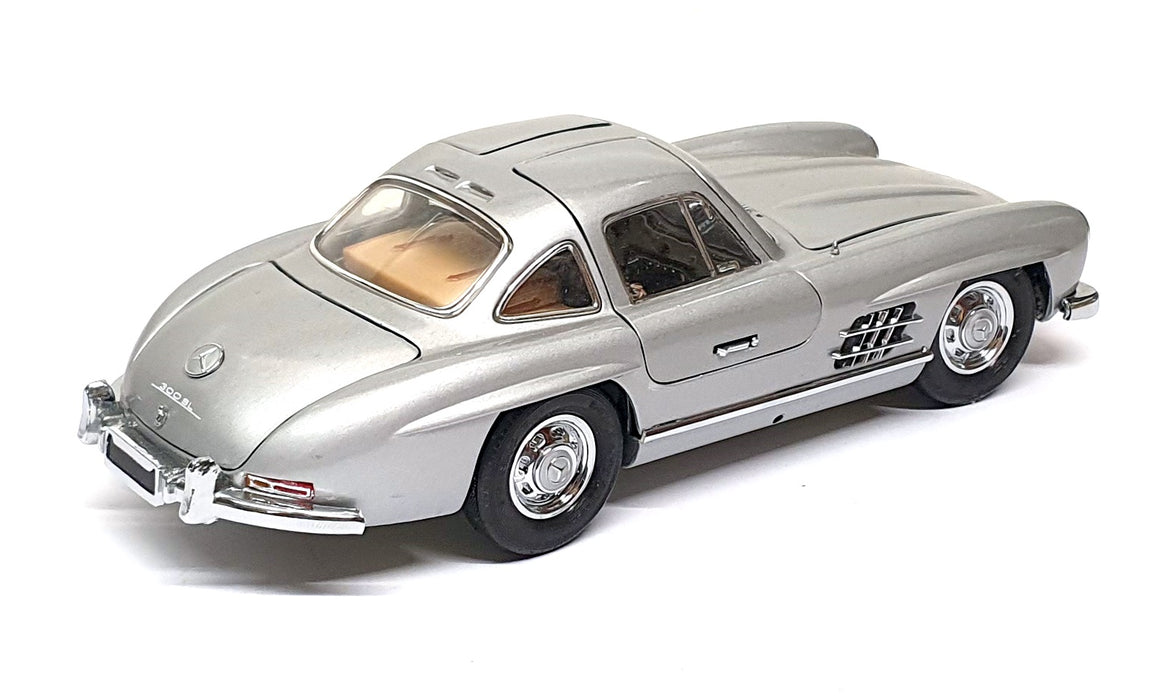 Franklin Mint 1/24 Scale 241026A - 1954 Mercedes Benz 300SL - Silver