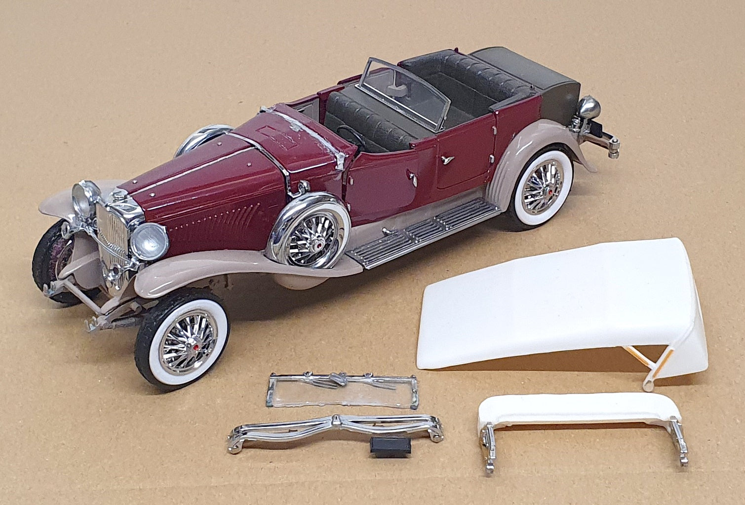 Franklin Mint 1/24 Scale 241026D - 1930 Duesenberg J Deham - Maroon/Beige