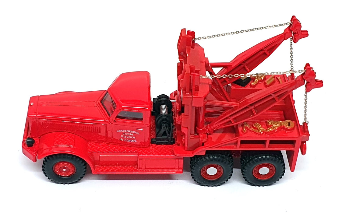 Corgi 1/50 Scale 55602 - Diamond T 980 Truck Orne Fire Department - Red
