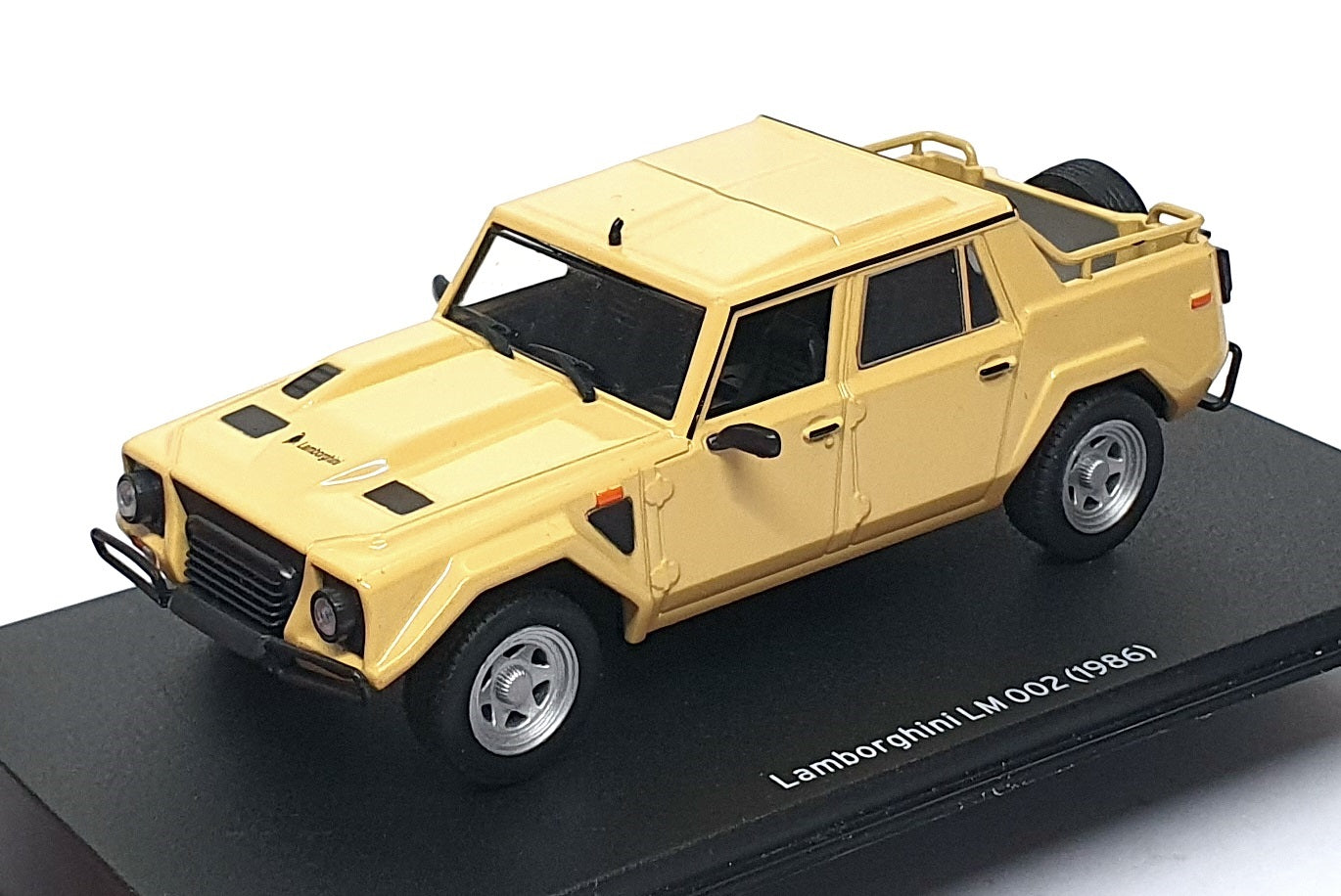 Altaya 1/43 Scale A00286 - 1986 Lamborghini LM 002 Off-Road Vehicle - Beige