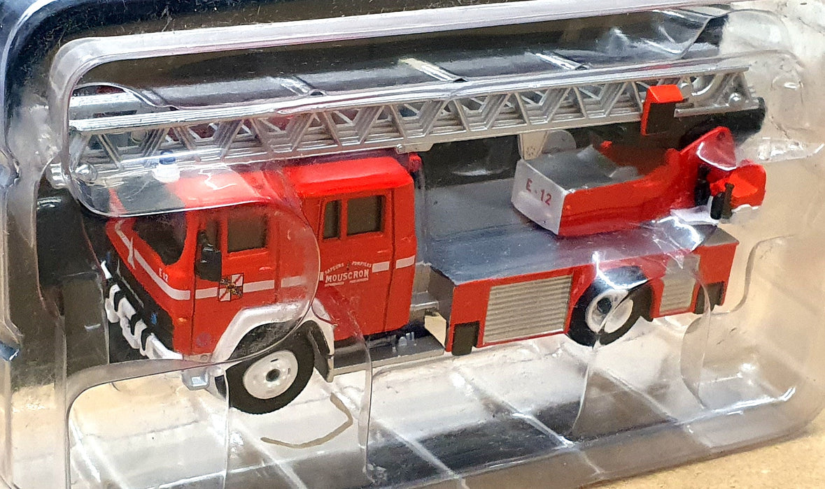 Altaya 1/72 Scale FEN12 - 1975 Iveco Magirus DL 23-12 Fire Engine - Red