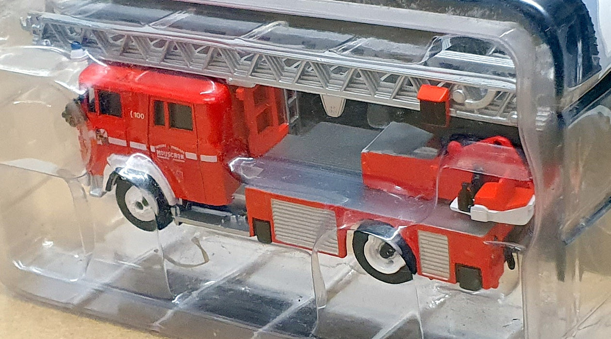 Altaya 1/72 Scale FEN12 - 1975 Iveco Magirus DL 23-12 Fire Engine - Red