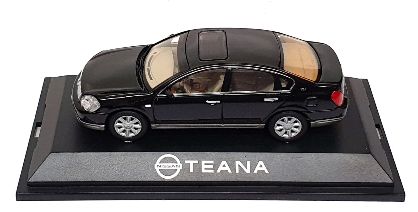 Dealership Model 1/43 Scale Diecast DS04B - Nissan Teana - Black