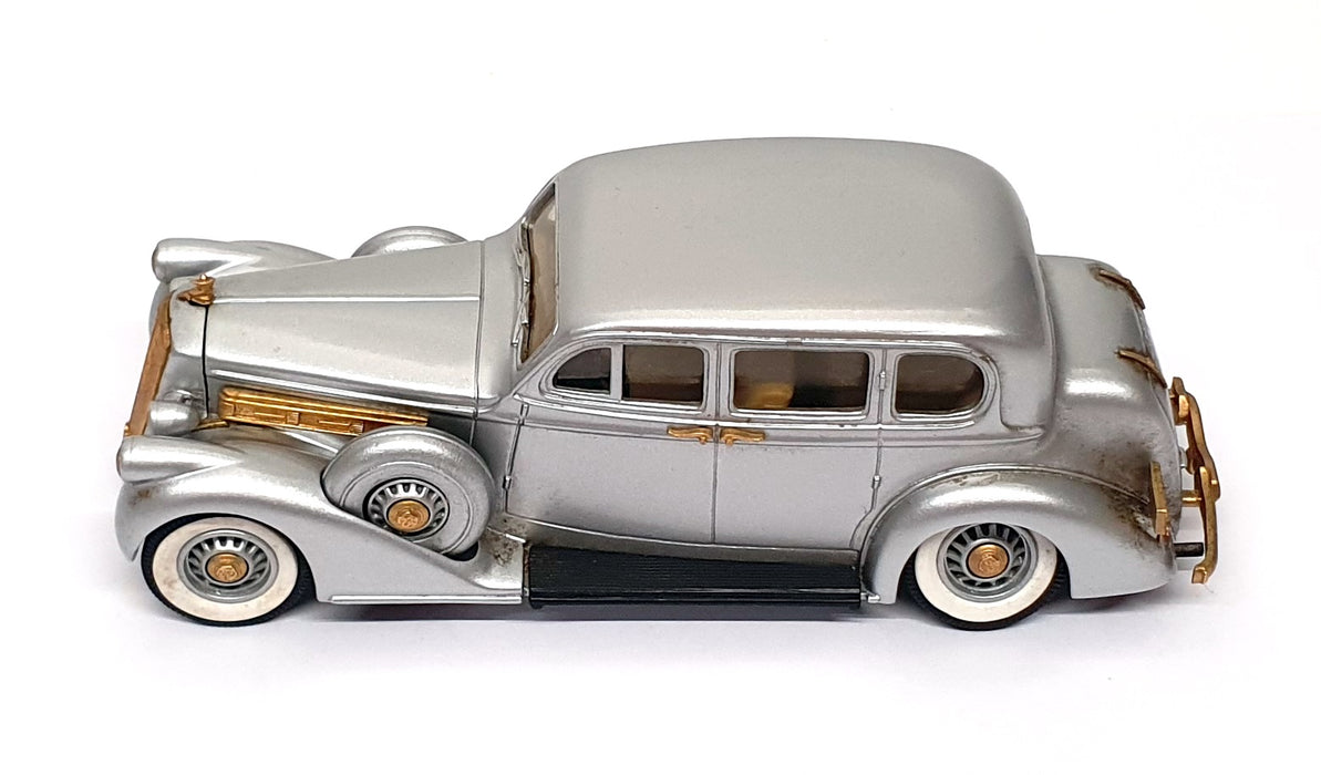 Brooklin Models 1/43 Scale LIB065 - 1936 Pierce Arrow 1601 Sedan - Silver