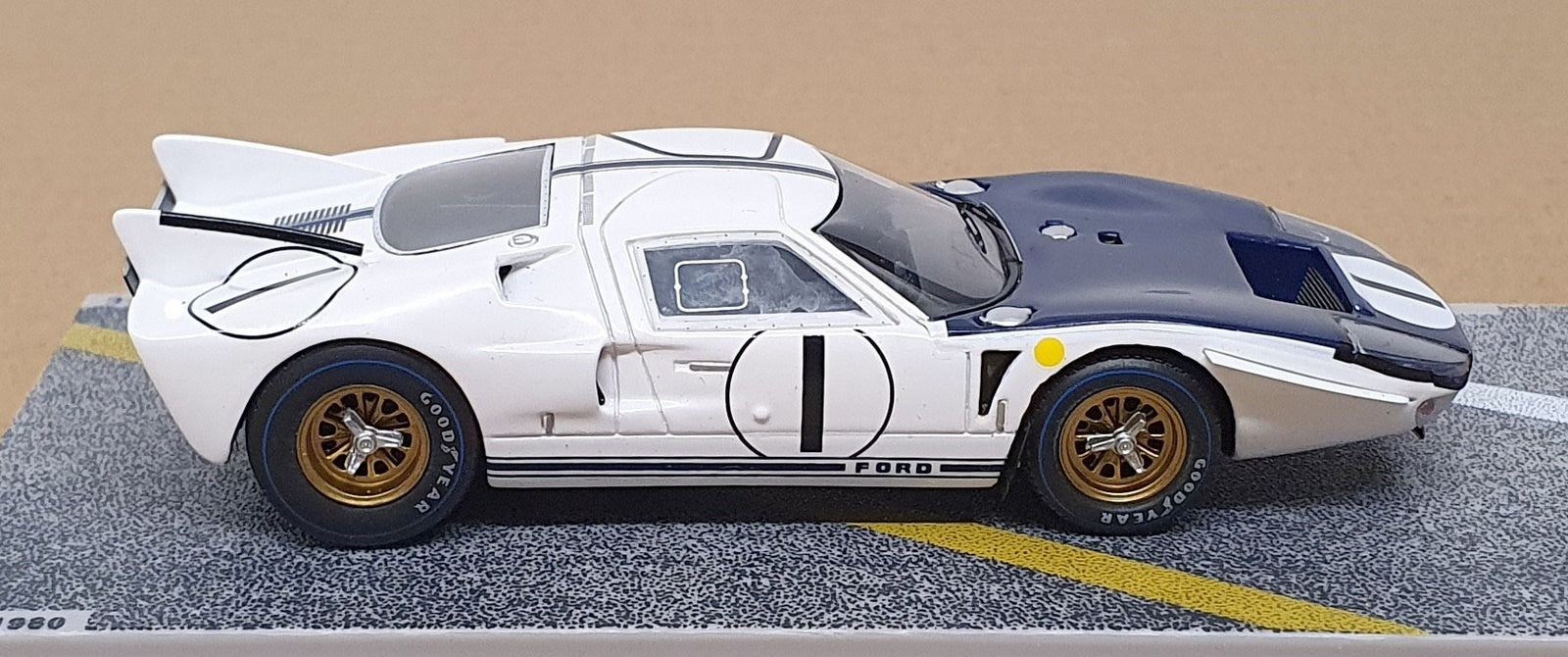 Bizarre 1/43 Scale BZ275 - Ford GT40 Mk2 #1 Le Mans 1965 Miles/McLaren