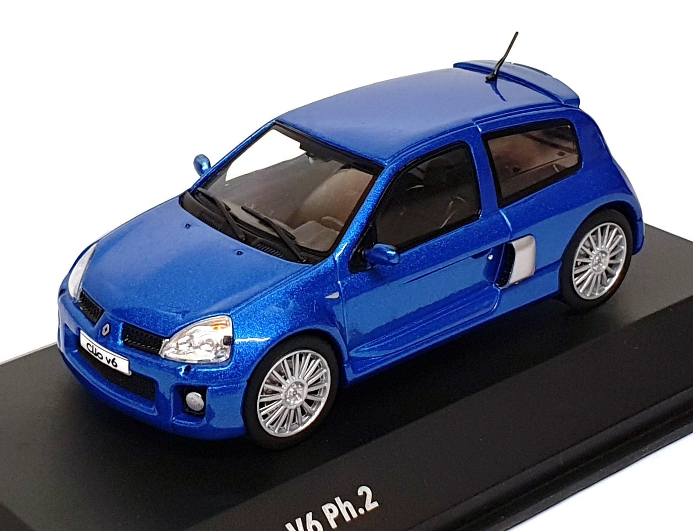 Solido 1/43 Scale S4318101 - 2003 Renault Clio V6 Ph.2 - Iliade Blue